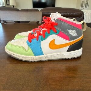 Nike Air Jordan 1 Mid SE GS – Size 3Y